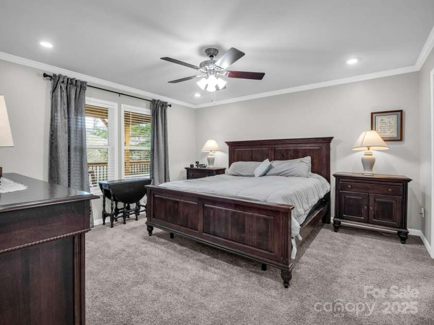 48 Rainbow Lake Circle, Black Mountain, NC 28711.  MLS# CAR4322893, YatesRealty ID 13299. 