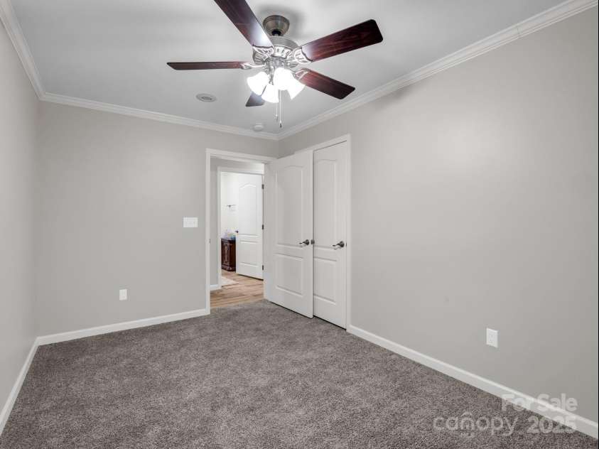 48 Rainbow Lake Circle, Black Mountain, NC 28711.  MLS# CAR4322893, YatesRealty ID 13299. 