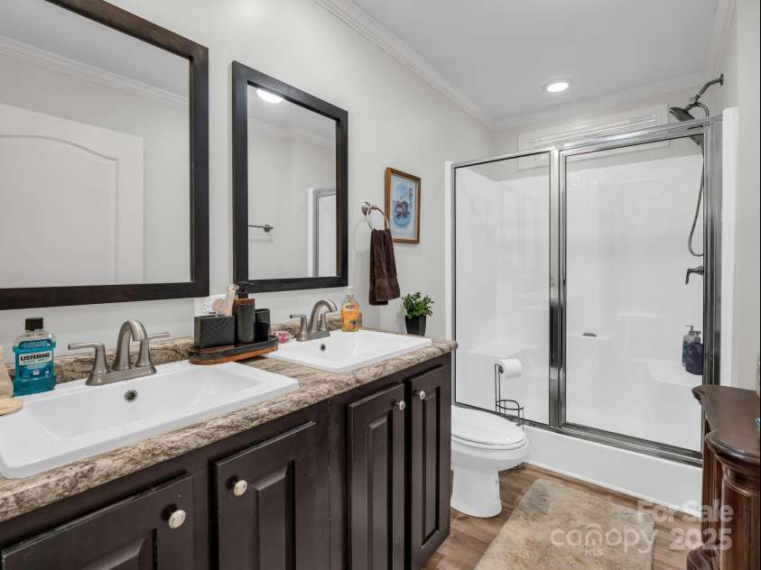 48 Rainbow Lake Circle, Black Mountain, NC 28711.  MLS# CAR4322893, YatesRealty ID 13299. 