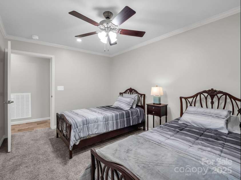 48 Rainbow Lake Circle, Black Mountain, NC 28711.  MLS# CAR4322893, YatesRealty ID 13299. 