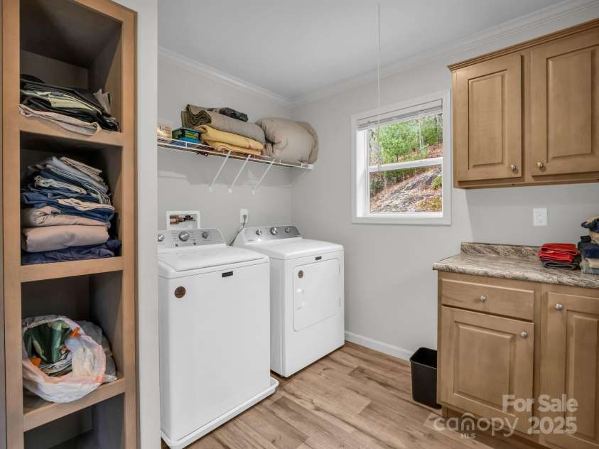 48 Rainbow Lake Circle, Black Mountain, NC 28711.  MLS# CAR4322893, YatesRealty ID 13299. 
