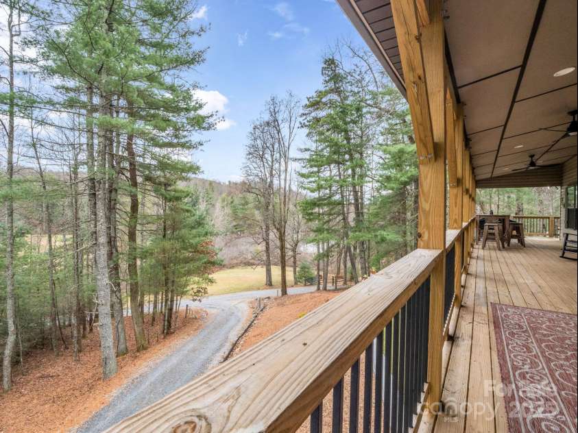 48 Rainbow Lake Circle, Black Mountain, NC 28711.  MLS# CAR4322893, YatesRealty ID 13299. 