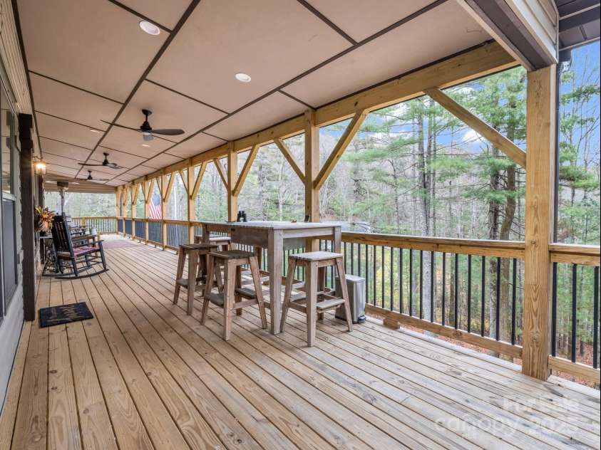 48 Rainbow Lake Circle, Black Mountain, NC 28711.  MLS# CAR4322893, YatesRealty ID 13299. 
