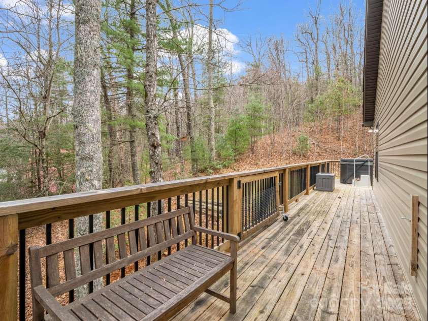 48 Rainbow Lake Circle, Black Mountain, NC 28711.  MLS# CAR4322893, YatesRealty ID 13299. 