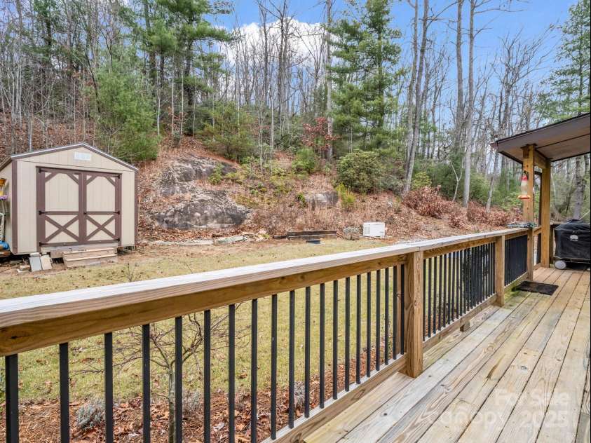 48 Rainbow Lake Circle, Black Mountain, NC 28711.  MLS# CAR4322893, YatesRealty ID 13299. 
