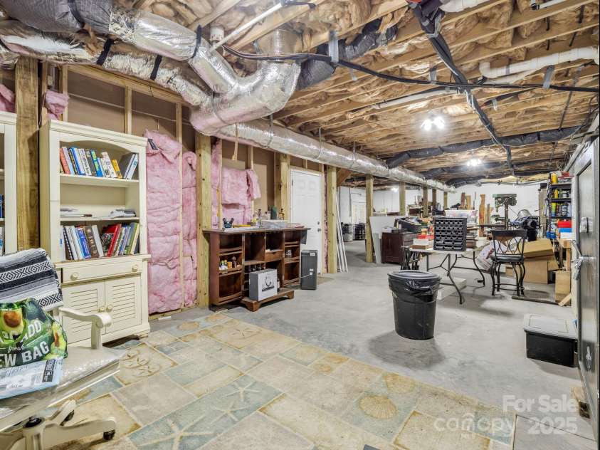 48 Rainbow Lake Circle, Black Mountain, NC 28711.  MLS# CAR4322893, YatesRealty ID 13299. 