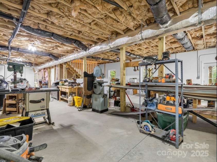 48 Rainbow Lake Circle, Black Mountain, NC 28711.  MLS# CAR4322893, YatesRealty ID 13299. 