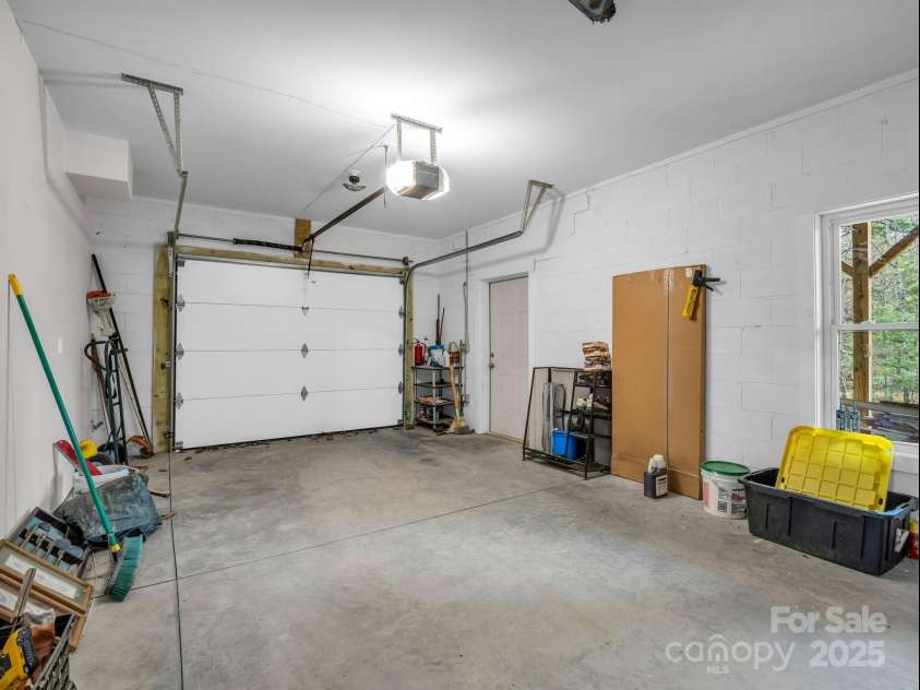 48 Rainbow Lake Circle, Black Mountain, NC 28711.  MLS# CAR4322893, YatesRealty ID 13299. 