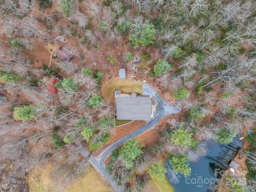 48 Rainbow Lake Circle, Black Mountain, NC 28711.  MLS# CAR4322893, YatesRealty ID 13299. 