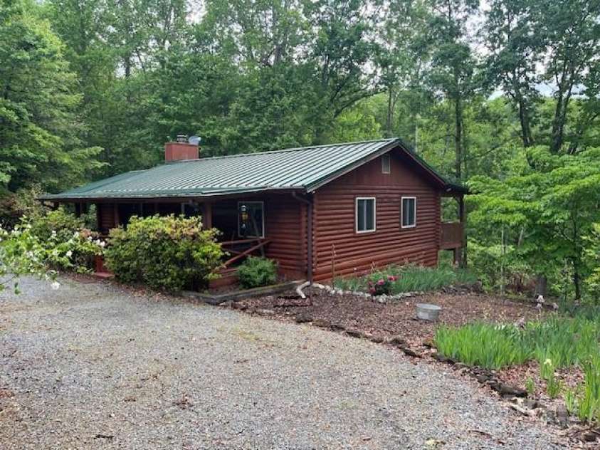 137 Amys Ridge Road, Lake Lure, NC 28746.  MLS# CAR4254449, YatesRealty ID 133. 