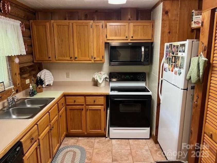 137 Amys Ridge Road, Lake Lure, NC 28746.  MLS# CAR4254449, YatesRealty ID 133. 