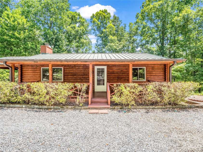 137 Amys Ridge Road, Lake Lure, NC 28746.  MLS# CAR4391704, YatesRealty ID 133. Front Entry