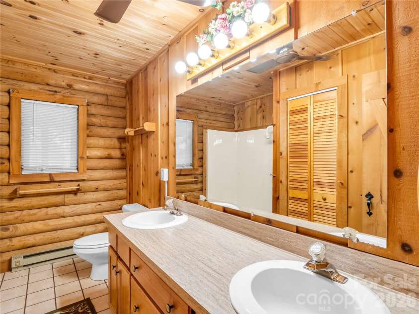 137 Amys Ridge Road, Lake Lure, NC 28746.  MLS# CAR4391704, YatesRealty ID 133. Upstairs Bathroom