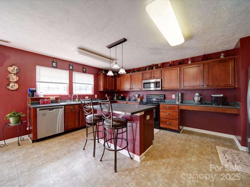 3841 Shasta Circle, Clover, SC 29710.  MLS# CAR4224933, YatesRealty ID 1330. 