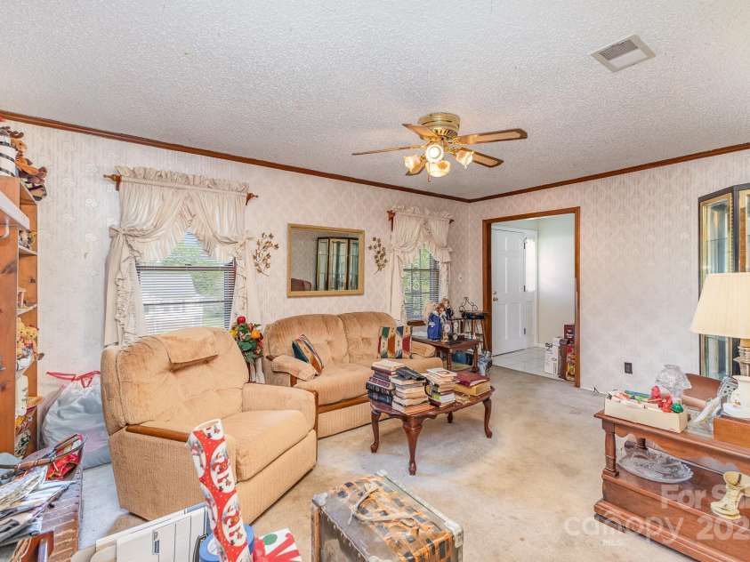 1009 Main Street, Mount Holly, NC 28120.  MLS# CAR4252125, YatesRealty ID 13300. 