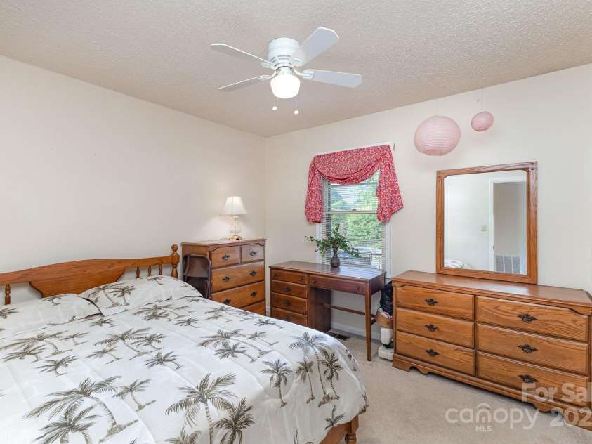 1009 Main Street, Mount Holly, NC 28120.  MLS# CAR4252125, YatesRealty ID 13300. 