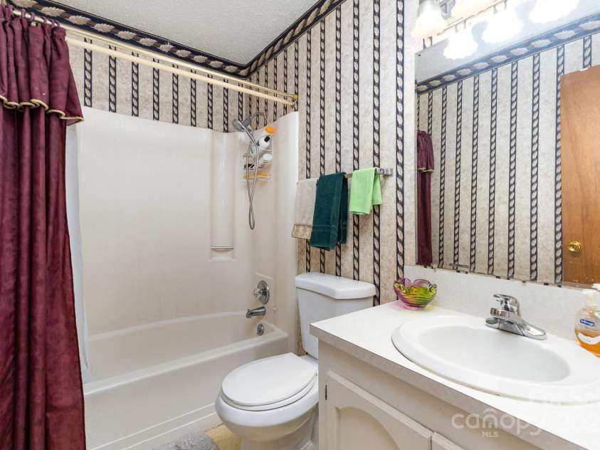 1009 Main Street, Mount Holly, NC 28120.  MLS# CAR4252125, YatesRealty ID 13300. 