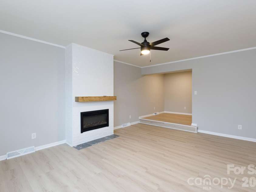 1621 Stonehill Place, Rock Hill, SC 29730.  MLS# CAR4352614, YatesRealty ID 13300. 