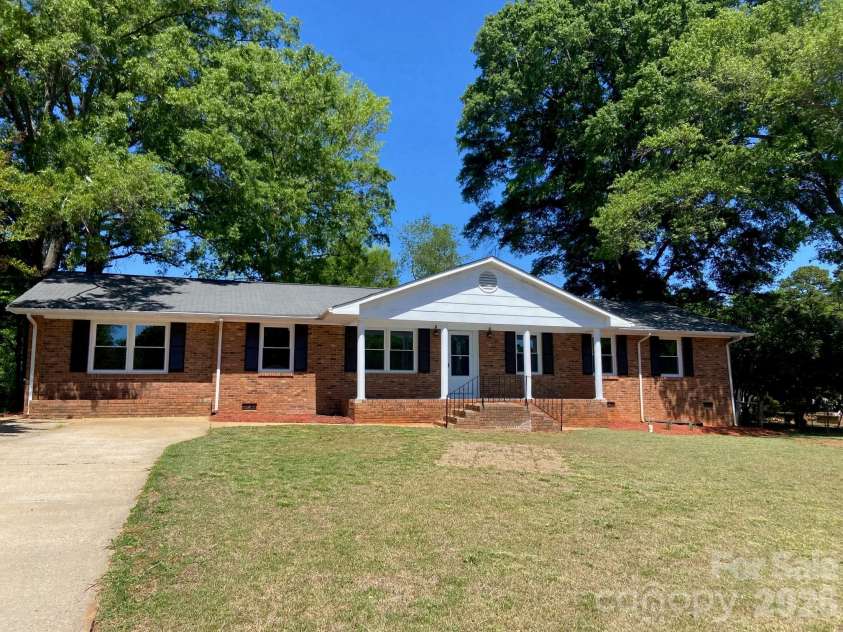 1621 Stonehill Place, Rock Hill, SC 29730.  MLS# CAR4352614, YatesRealty ID 13300. 