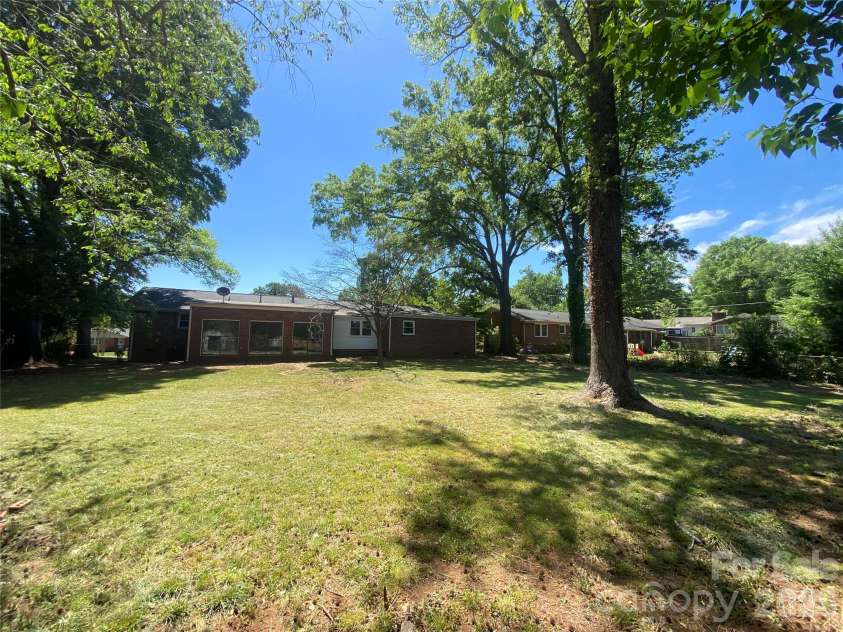 1621 Stonehill Place, Rock Hill, SC 29730.  MLS# CAR4352614, YatesRealty ID 13300. 