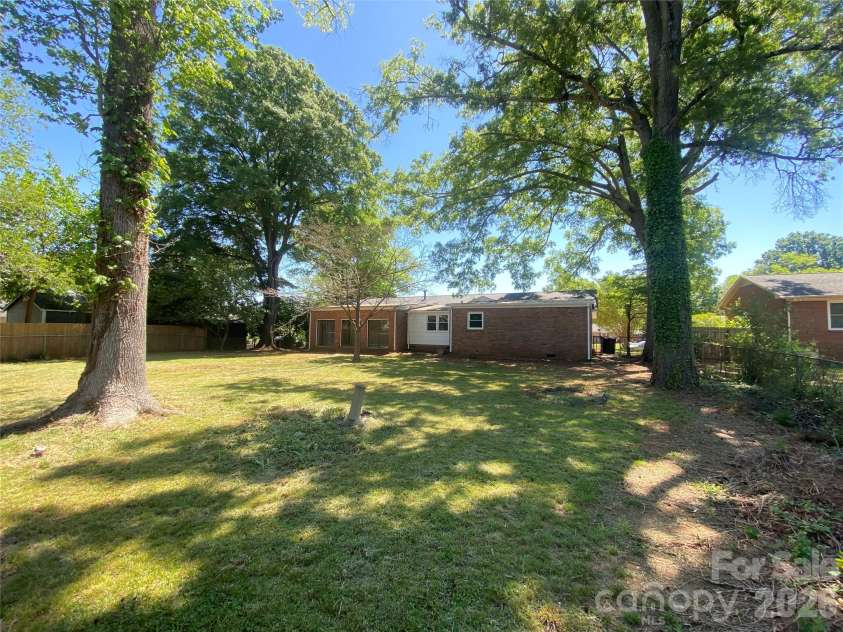 1621 Stonehill Place, Rock Hill, SC 29730.  MLS# CAR4352614, YatesRealty ID 13300. 