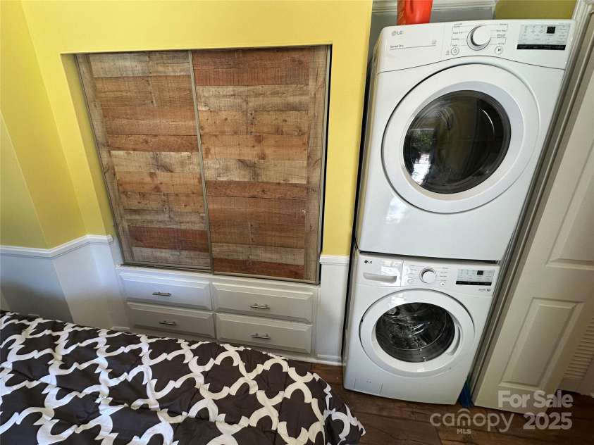 112 Cardinal Drive, New London, NC 28127.  MLS# CAR4286195, YatesRealty ID 13301. 