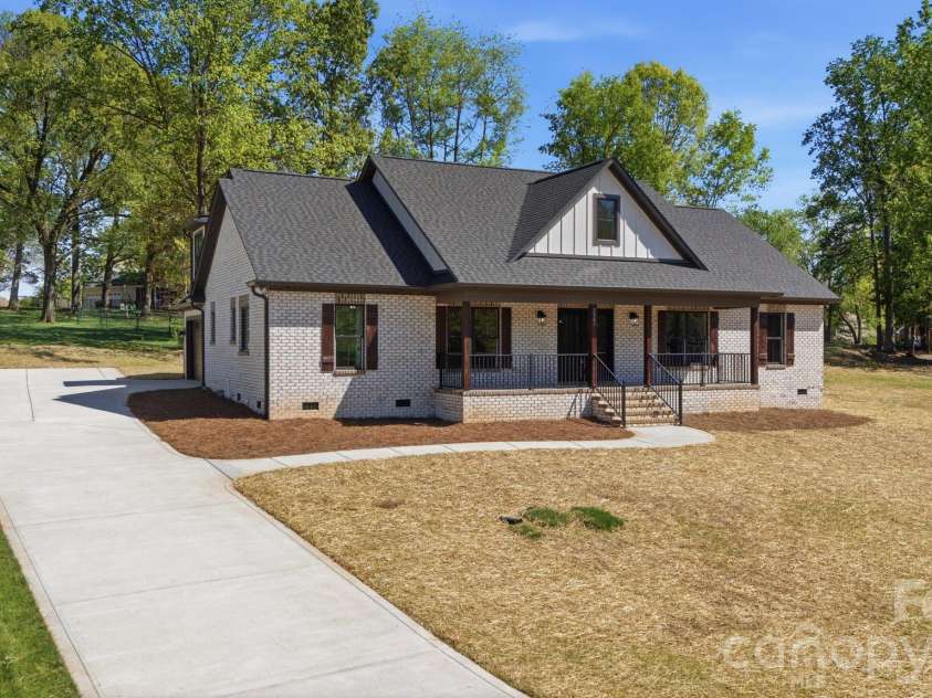2587 Wallace Acres Lane, Lincolnton, NC 28092.  MLS# CAR4369112, YatesRealty ID 13302. 
