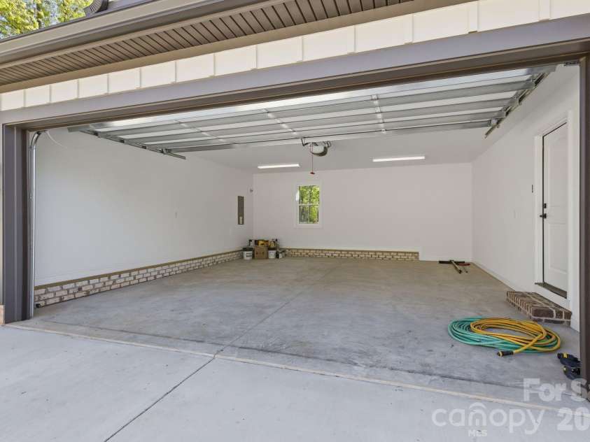 2587 Wallace Acres Lane, Lincolnton, NC 28092.  MLS# CAR4369112, YatesRealty ID 13302. 