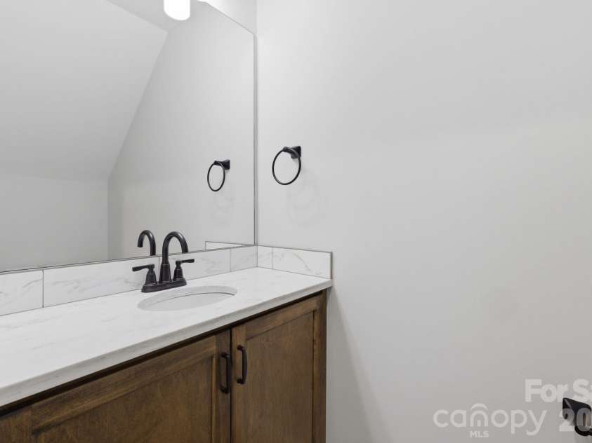 2587 Wallace Acres Lane, Lincolnton, NC 28092.  MLS# CAR4369112, YatesRealty ID 13302. Half Bathroom