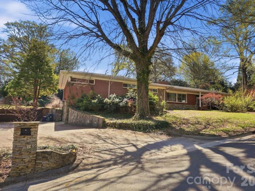 160 Glendale Avenue, Concord, NC 28025.  MLS# CAR4360296, YatesRealty ID 13304. 