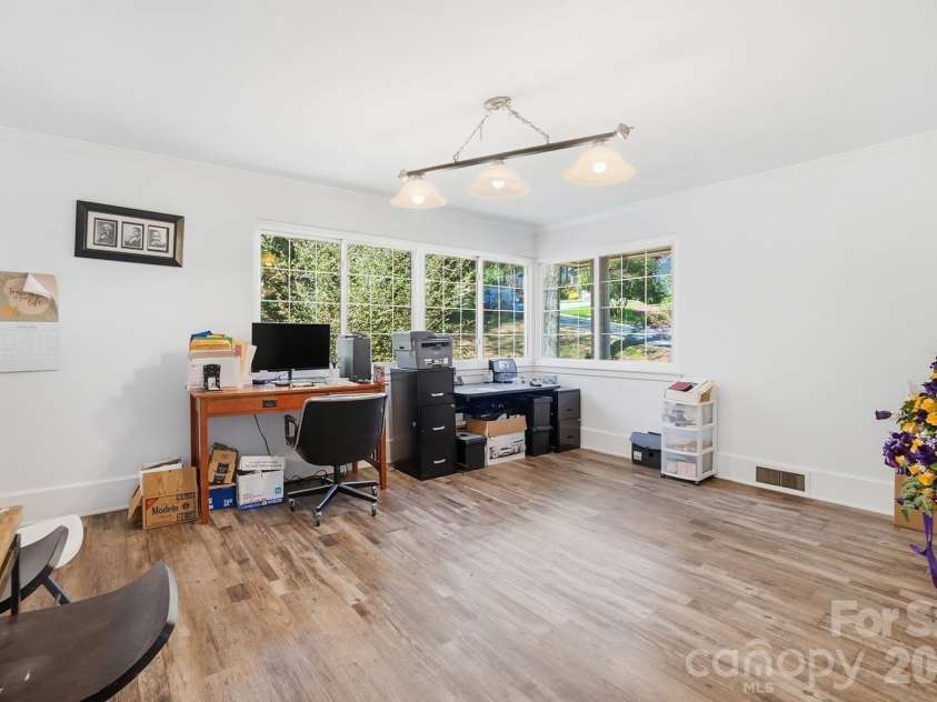 160 Glendale Avenue, Concord, NC 28025.  MLS# CAR4360296, YatesRealty ID 13304. 