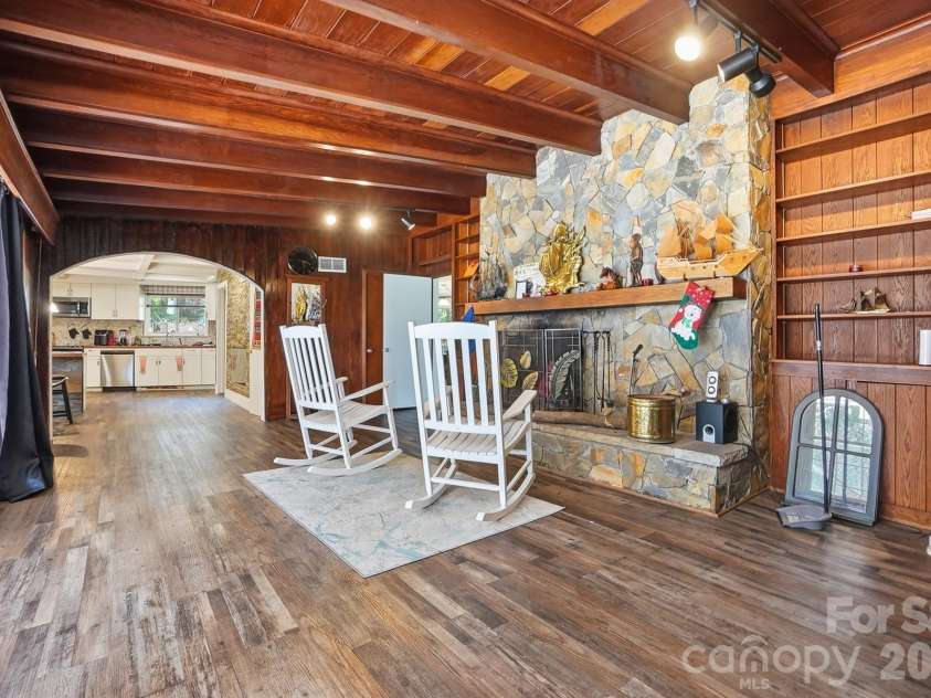 160 Glendale Avenue, Concord, NC 28025.  MLS# CAR4360296, YatesRealty ID 13304. 