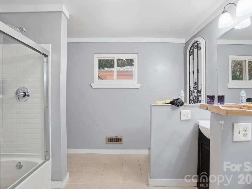 160 Glendale Avenue, Concord, NC 28025.  MLS# CAR4360296, YatesRealty ID 13304. 