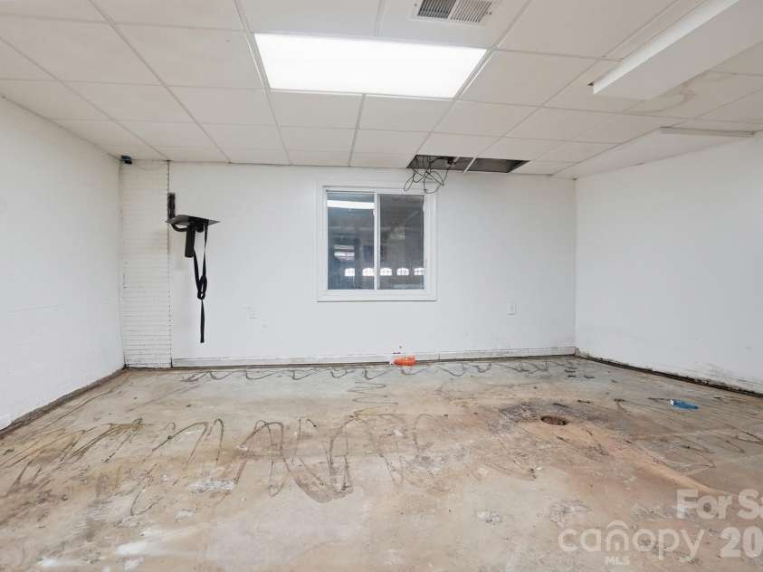 160 Glendale Avenue, Concord, NC 28025.  MLS# CAR4360296, YatesRealty ID 13304. 