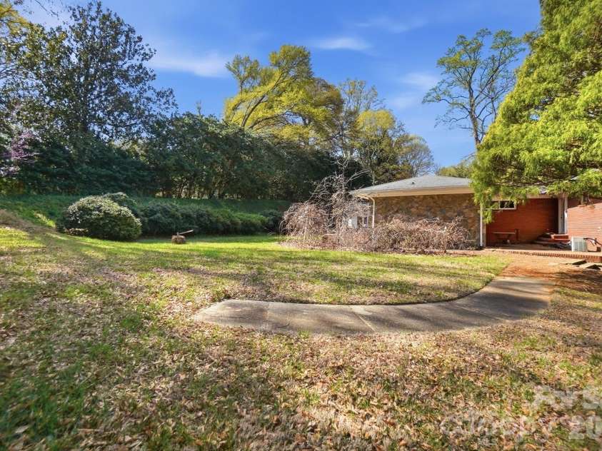 160 Glendale Avenue, Concord, NC 28025.  MLS# CAR4360296, YatesRealty ID 13304. 