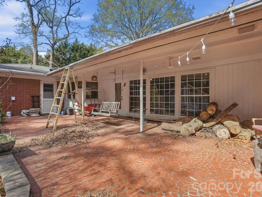 160 Glendale Avenue, Concord, NC 28025.  MLS# CAR4360296, YatesRealty ID 13304. 