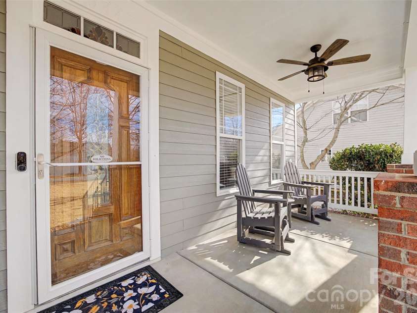 1044 Hunters Run Drive, Tega Cay, SC 29708.  MLS# CAR4390114, YatesRealty ID 13305. 