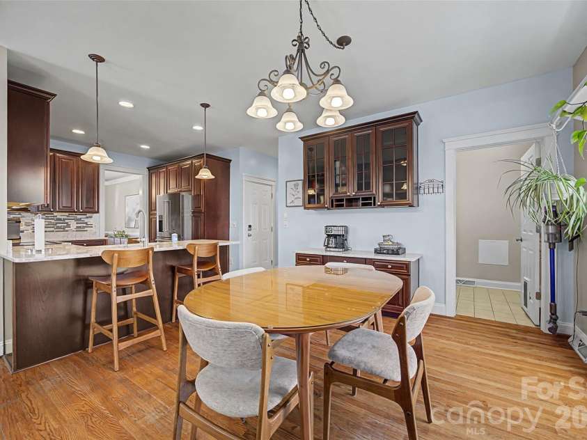 1044 Hunters Run Drive, Tega Cay, SC 29708.  MLS# CAR4390114, YatesRealty ID 13305. 