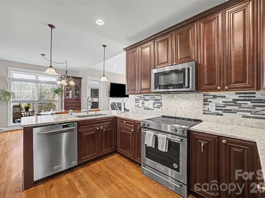 1044 Hunters Run Drive, Tega Cay, SC 29708.  MLS# CAR4390114, YatesRealty ID 13305. 