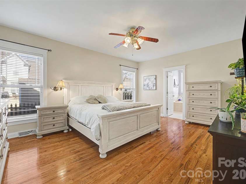 1044 Hunters Run Drive, Tega Cay, SC 29708.  MLS# CAR4390114, YatesRealty ID 13305. 