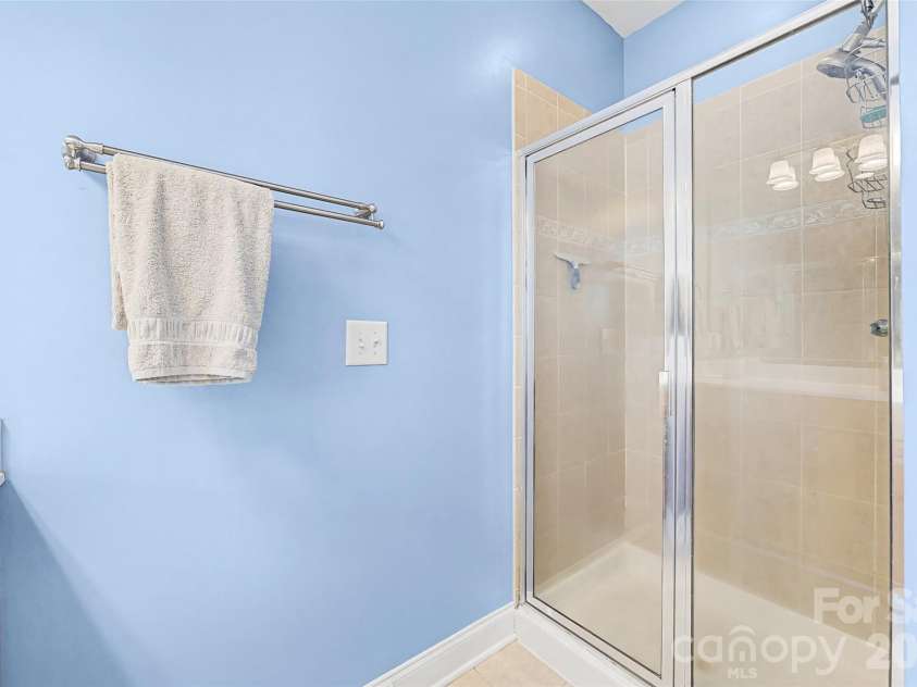 1044 Hunters Run Drive, Tega Cay, SC 29708.  MLS# CAR4390114, YatesRealty ID 13305. 