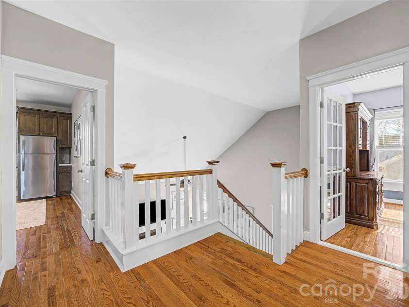 1044 Hunters Run Drive, Tega Cay, SC 29708.  MLS# CAR4390114, YatesRealty ID 13305. 