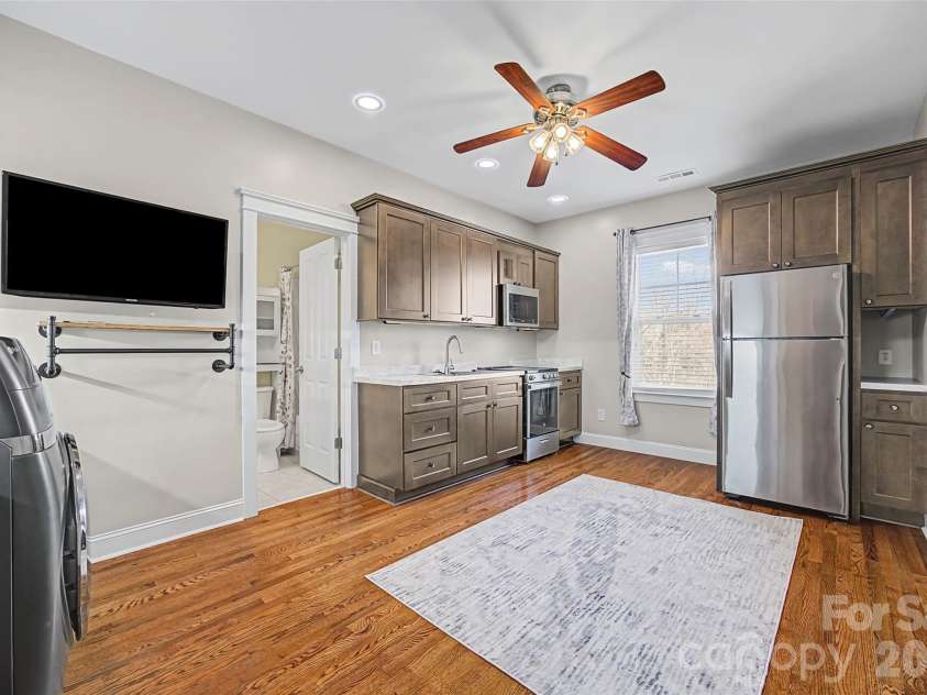 1044 Hunters Run Drive, Tega Cay, SC 29708.  MLS# CAR4390114, YatesRealty ID 13305. 