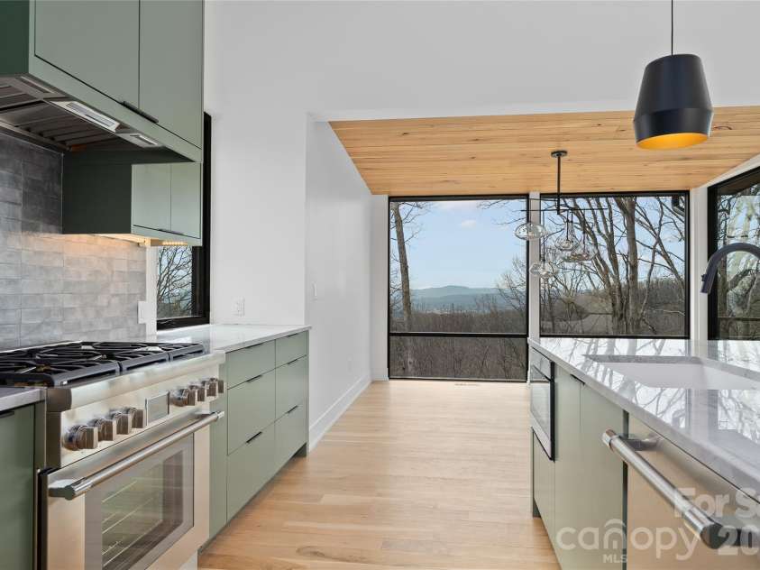 751 New Sprout Lane, Hendersonville, NC 28792.  MLS# CAR4345642, YatesRealty ID 13307. 