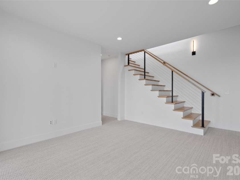 751 New Sprout Lane, Hendersonville, NC 28792.  MLS# CAR4345642, YatesRealty ID 13307. 