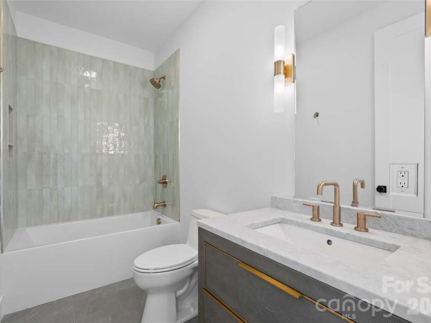 751 New Sprout Lane, Hendersonville, NC 28792.  MLS# CAR4345642, YatesRealty ID 13307. 