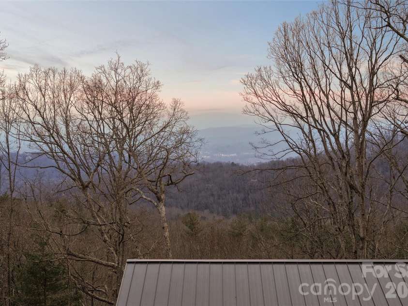 751 New Sprout Lane, Hendersonville, NC 28792.  MLS# CAR4345642, YatesRealty ID 13307. 