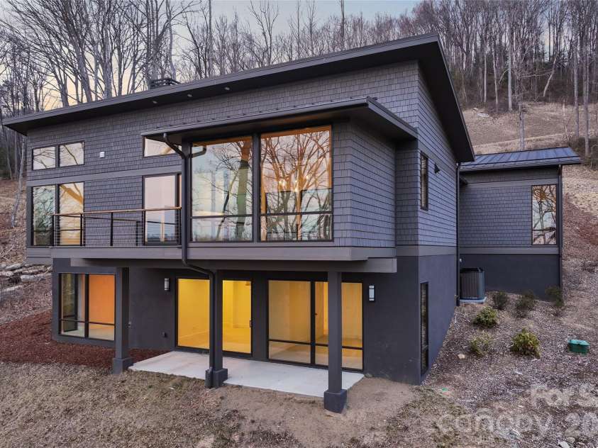 751 New Sprout Lane, Hendersonville, NC 28792.  MLS# CAR4345642, YatesRealty ID 13307. 
