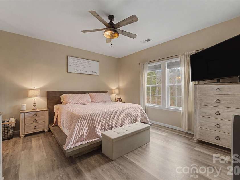 201 Woodhaven Estates, Sylva, NC 28779.  MLS# CAR4357153, YatesRealty ID 13308. 