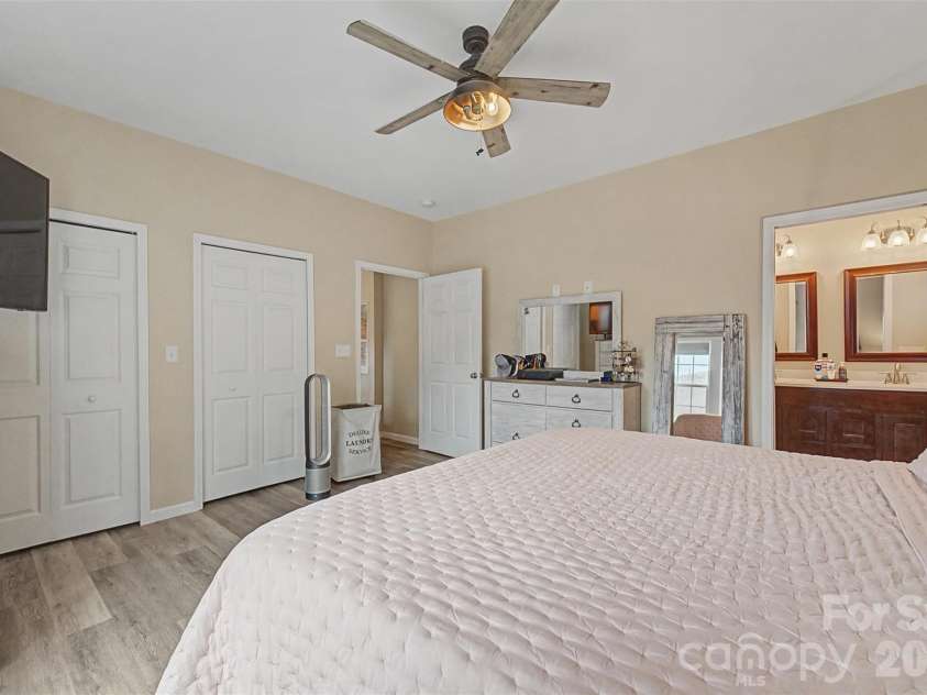 201 Woodhaven Estates, Sylva, NC 28779.  MLS# CAR4357153, YatesRealty ID 13308. 